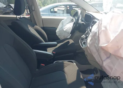 2021 Chrysler Voyager L z USA, uszkodzony, nr VIN 2C4RC1AGXMR513154